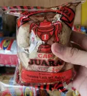 Dried Fish Cracker Keropok Ikan Cap Juara 2 Box (1 box/8pcs) Free Chilli Sauce