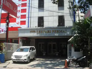 勒斯塔里佩爾麥飯店Hotel Lestari Permai