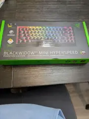 Razer - BlackWidow V3 Mini Hyperspeed Phantom Edition 65% Wireless Mechanical...