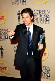 Actor Ray Romano poses backstage with his Outstanding Performance - Old Photo 3