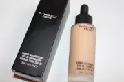 MAC Studio Waterweight SPF30 Foundation- NW30 - 30mL NEW BOXED Makeup