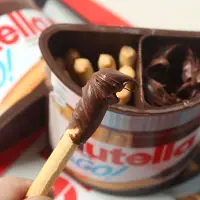 在飛比找蝦皮購物優惠-心心美食坊 費列羅Nutella 能多益榛子巧克力醬手指餅干