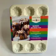 Nordic Ware Color Shop Bundt Brownie Pan Teal White