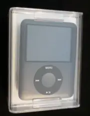 Apple iPod Nano A1236 8 GB - 3rd Generation - Black (MB261LL/A)