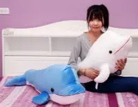 在飛比找Yahoo!奇摩拍賣優惠-超大海豚娃娃 長90cm 鯨魚玩偶 羽絨棉 超柔軟 海豚抱枕