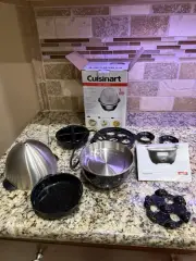 Cuisinart Egg Central Electric Egg Cooker 10 Egg Capacity CEC-10 New In Box