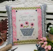 Quilting Sewing Cushion Pattern Queen Bee Rivendale Collection