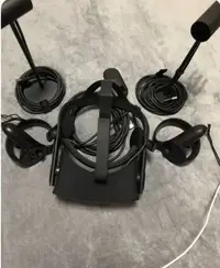 在飛比找Yahoo!奇摩拍賣優惠-窩美 oculus rift cv1頭戴式裝置整組二手特價專