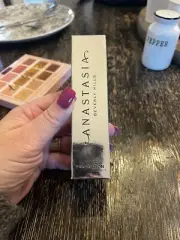 Anastasia Beverly Hills Luminous Foundation 580W - NIB 1.0 oz