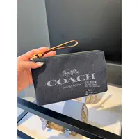 在飛比找蝦皮商城精選優惠-咩兒美國代購🌈Coach 牛仔布 logo字母 中版單層手拿