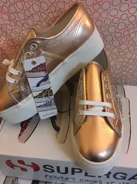 在飛比找Yahoo!奇摩拍賣優惠-Superga 厚底金銀鞋37.5