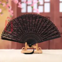 在飛比找momo購物網優惠-【法拉米拉】復古蕾絲古風扇子#35-0088(鏤空日式和風棉