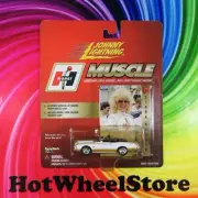 2000 Johnny Lightning 1972 HURST OLDS LINDA VAUGHN O4-011925