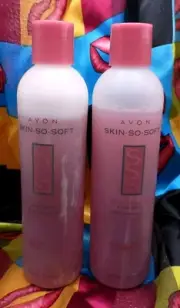 2 AVON Skin-So-Soft SSS Soft & Sensual Dual Phase Foam Bath 8 oz