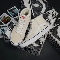 在飛比找momo購物網優惠-【VANS】滑板鞋 Skate Sk8-Hi 男鞋 奶油白 