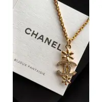 在飛比找蝦皮購物優惠-Chanel 23A 水鑽CC金色小花花項鍊 二段式 優雅可
