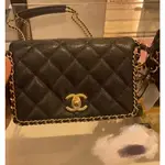 二手精品 CHANEL 香奈兒 22B 新款 金幣 鏈條包 口蓋包 牛皮 黑色側/肩背包 COCO AS3467 現貨