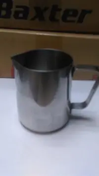 在飛比找Yahoo!奇摩拍賣優惠-咖啡拉花杯-300ml 304不鏽鋼 奶泡杯 刻度杯 拉花壺