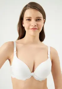 在飛比找ZALORA購物網優惠-White Non-Padded Bra, Underwea