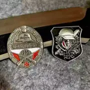 2pcs WWI German Prussian helmet Badges with Box