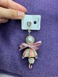 在飛比找Yahoo!奇摩拍賣優惠-全新粉紅色珍珠緞帶蝴蝶結水鑽花朵雨傘造型手機耳機孔塞子