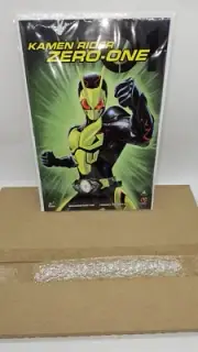 KAMEN RIDER ZERO ONE #1 CVR E GLOW IN DARK TITAN COMICS (2022)