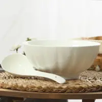 在飛比找ETMall東森購物網優惠-純白大湯碗無鉛陶瓷沙拉碗面碗微波創意南瓜碗骨瓷大號家用湯盆勺