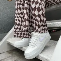 在飛比找蝦皮購物優惠-Nike Air Force 1 Low While Pai