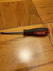 Milwaukee Slotted 1/4 4” High Leverage Handle Magnetic Tip Screwdriver NEW