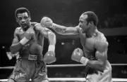 Dwight Muhammad Qawi V Matthew Saad Muhammad 1 Old Boxing Photo
