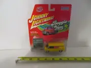 Johnny Lightning Boogie Vans 1977 Dodge D-150 Yellow 2002 MOC