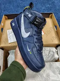 在飛比找Yahoo!奇摩拍賣優惠-NIKE Air Force 1 07 Mid Utilit