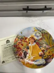 CURATOR COLLECTION PLATE " BUBBLES " 1982 WITH CERTIFICATE OF AUTHENTICITY