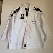 Tatami Fightwear Superlite Jiujitsu Gi Women's Female Size 2 Curve F2C NWT