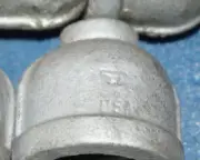 ONE (1): G / ANVIL - USA Galvanized Iron Pipe Reducer Coupling, 1" F to 1/4" F