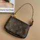 [二手] ::LOUIS VUITTON:: LV M58009 經典花紋金鍊MINI拉鍊腋下包