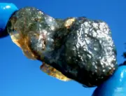 Libyan Desert Glass Meteorite Tektite impact specimen( 200 crt) Very Dark Gem