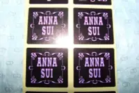 在飛比找Yahoo!奇摩拍賣優惠-【∮魔法時光∮】Anna Sui 安娜蘇 字樣LOGO貼紙每