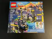 Lego DC Super Hero Girls Batgirl Secret Bunker (41237) Brand New