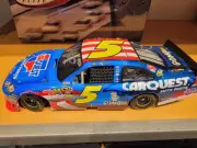 2010 AUTOGRAPHED Mark Martin #5 CARQUEST Honoring Soldiers 1:24 ELITE #50/205