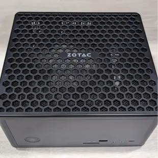 索泰 Zotac ZBOX-EK71080 迷你電競主機 含 nVidia GTX 1080 獨顯（可拆卸）
