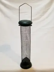 Bird Feeder - 1/4 inch mesh - Holds 2 pounds Seed