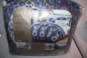 Home trends 8 Pc. King Bedding Set. Kaleidoscope Pattern 200 Thread Ct. New