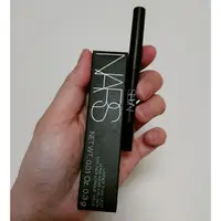 在飛比找蝦皮購物優惠-Nars 絕世大眼 女王眼線膠筆 mini版