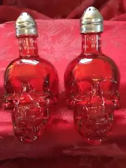 2 CRYSTAL HEAD Vodka Skull Mini Liquor 50ml Bottles Upcycled SALT PEPPER Shakers