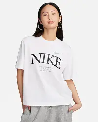 在飛比找Nike官方商店優惠-Nike Sportswear Classic 女款 T 恤