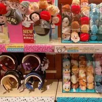在飛比找蝦皮購物優惠-現貨+預購 香港迪士尼代購自選娃娃髮箍 玩具總動員熊抱哥三眼