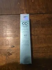 it Cosmetics CC LIGHT MEDIUM Oil-Free Matte SPF 40 Poreless Finish Full Coverage