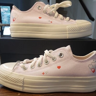 Size 6 and 7 - Converse Chuck Taylor All Star Lift Platform Low Y2K Heart W