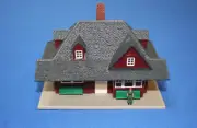 HO Scale Model Railroad Slot Car Train Scenery Train Bus Station Built